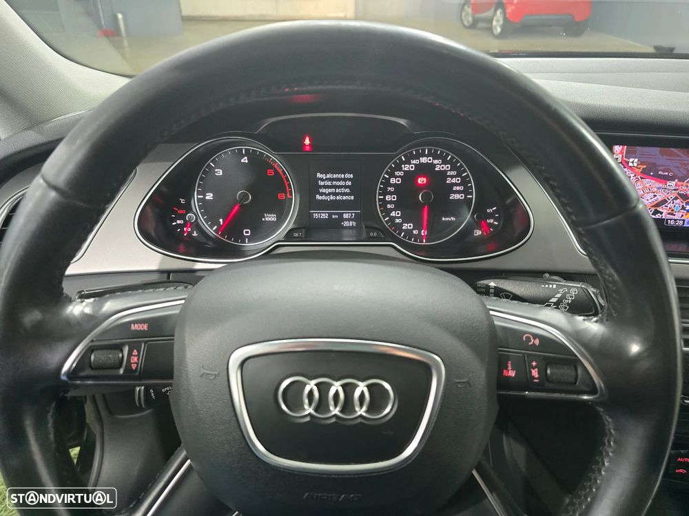 Audi A4 Avant 2.0 TDI exclusive - 16
