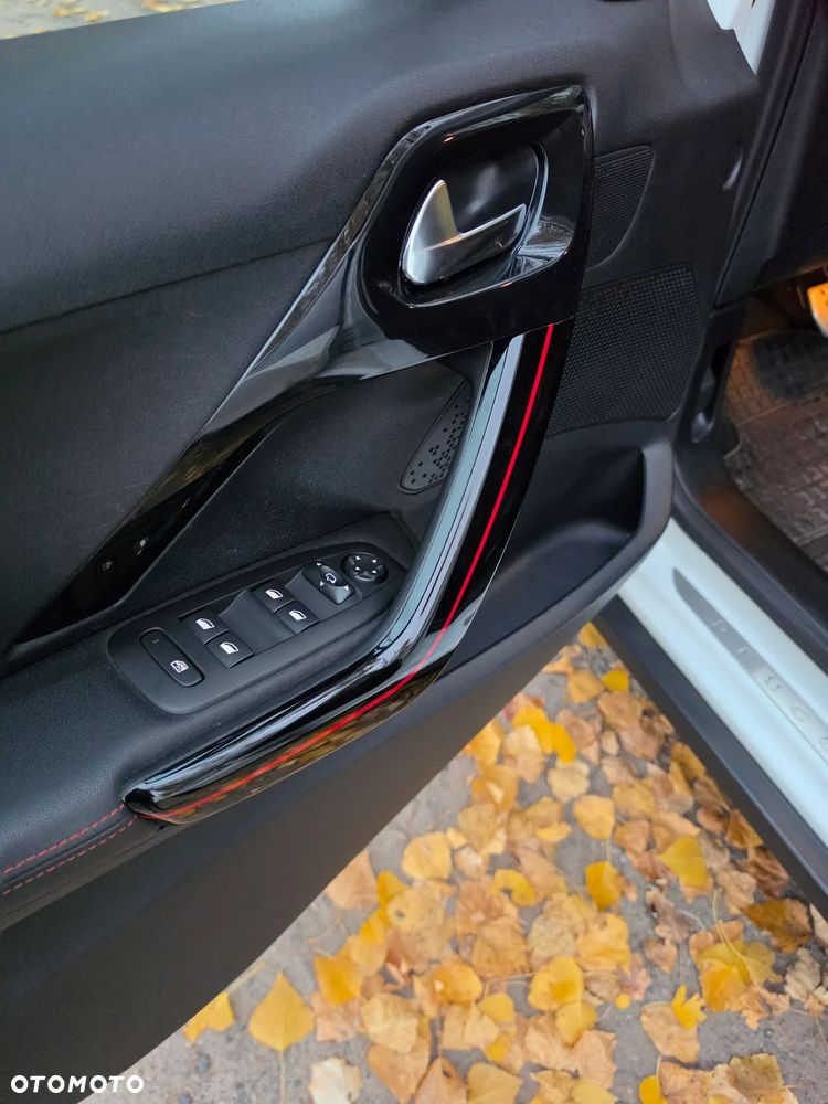 Peugeot 2008 PureTech 110 Stop&Start EAT6 GT-Line Edition - 14