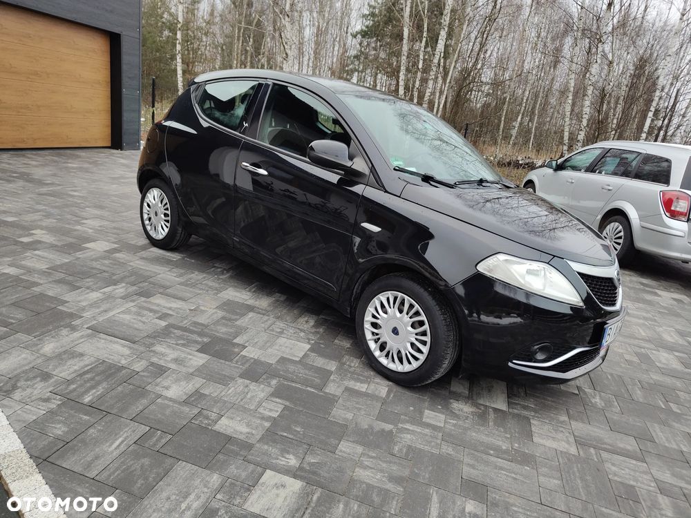 Lancia Ypsilon Y 1.2 8v Gold - 2