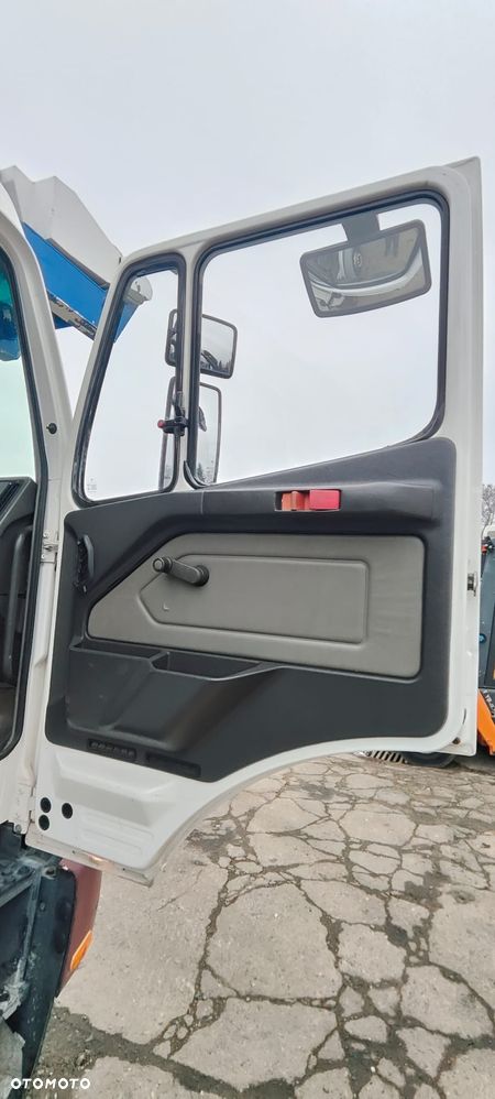 Mercedes-Benz 1827 - 6