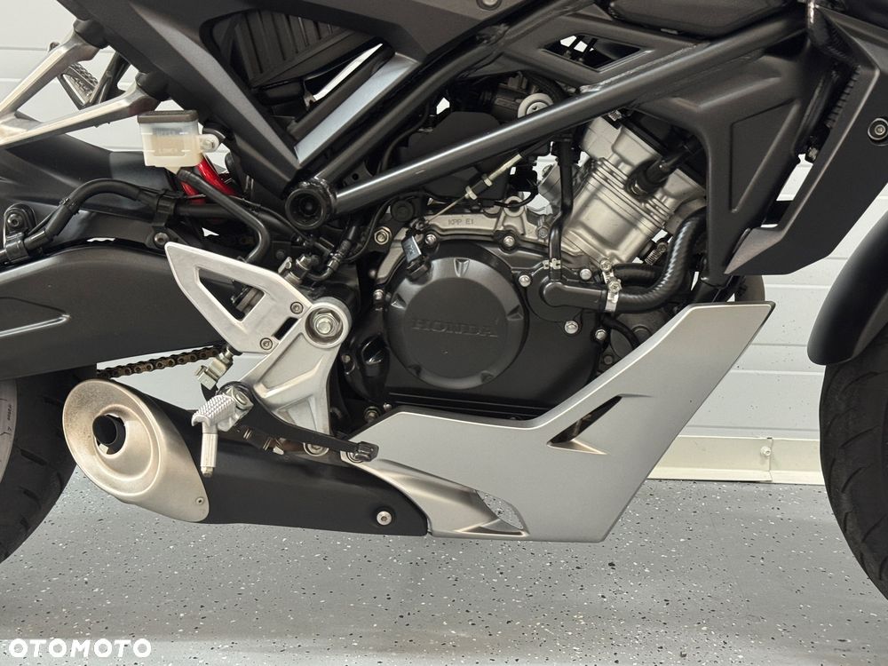 Honda CB - 8