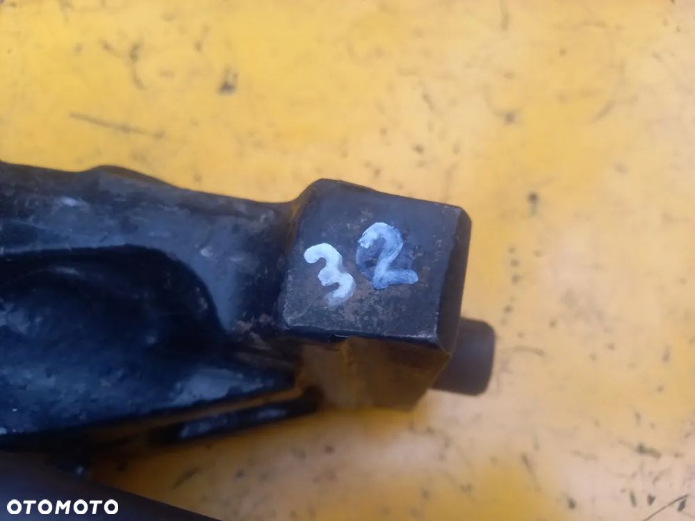 Zaczep automatyczny 330x32x25 John Deere - 3
