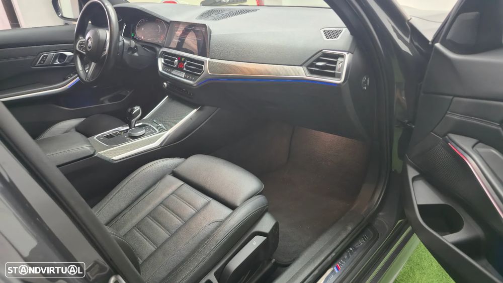 BMW 318 d Pack Desportivo M Auto - 9