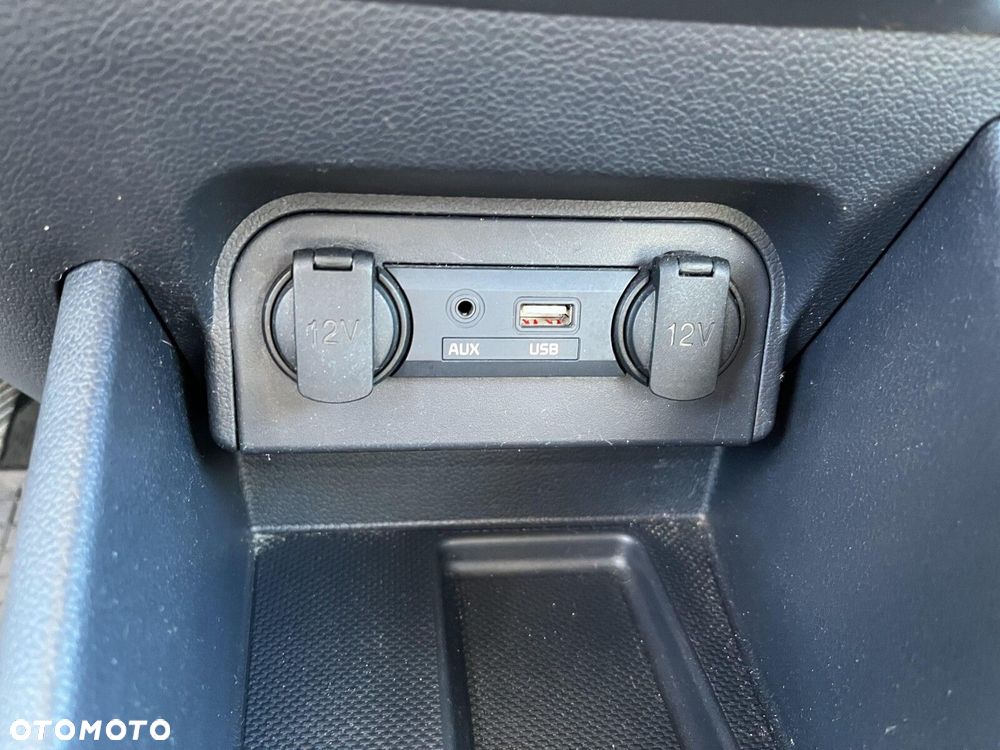 Kia Rio - 23