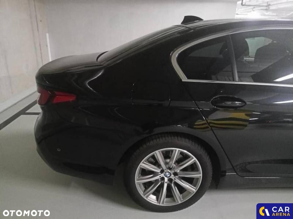 BMW Seria 5 530i xDrive - 17