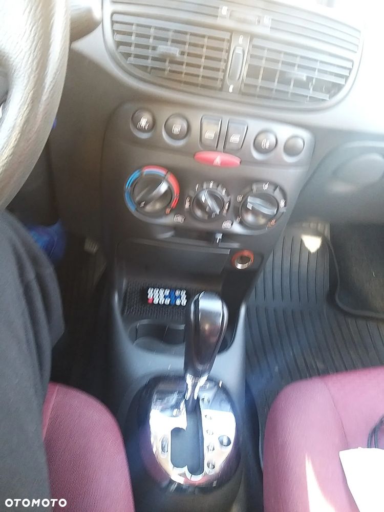 Fiat Punto 1.2 16V ELX Speedgear - 5