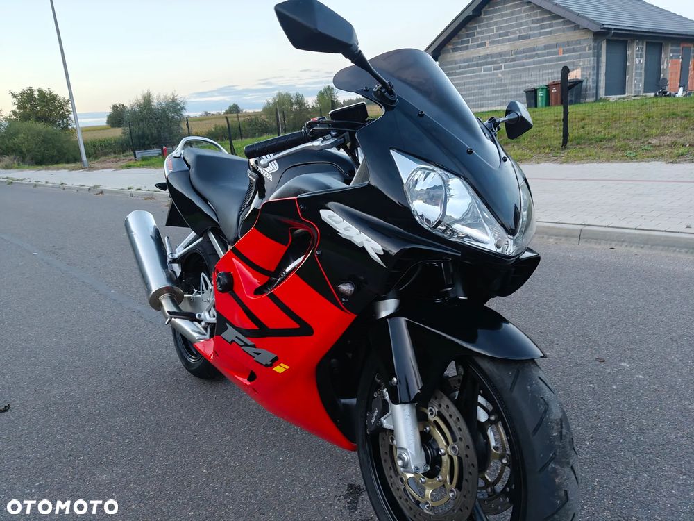 Honda CBR - 16