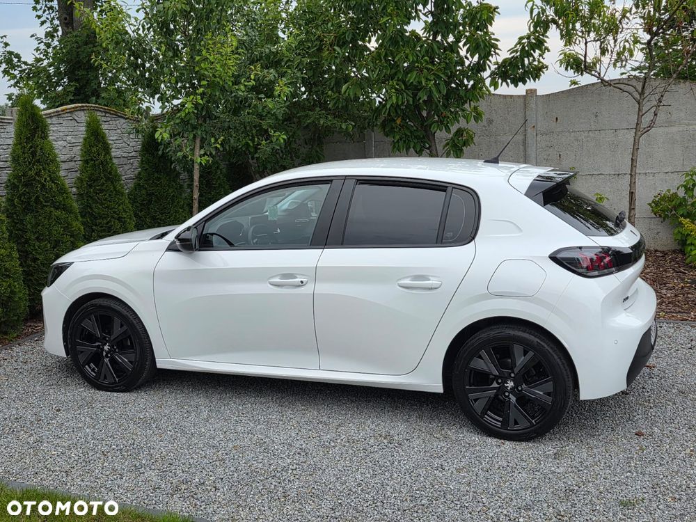 Peugeot 208 - 12