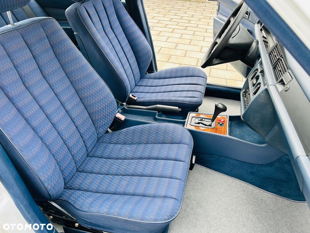 Mercedes-Benz W201 (190) - 27