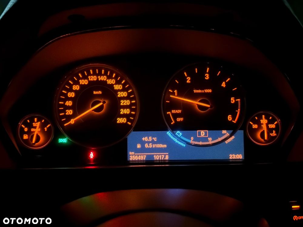 BMW Seria 3 318d M Sport - 14