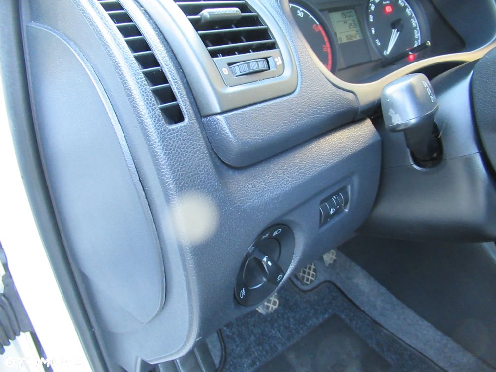 Skoda Fabia 1.2 HTP Classic - 18