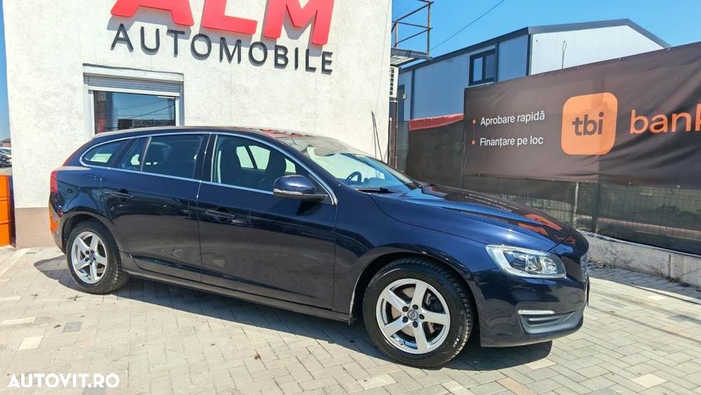 Volvo V60 D3 Momentum Core - 8