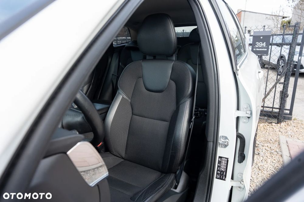 Volvo XC 60 D4 AWD Geartronic Momentum - 10