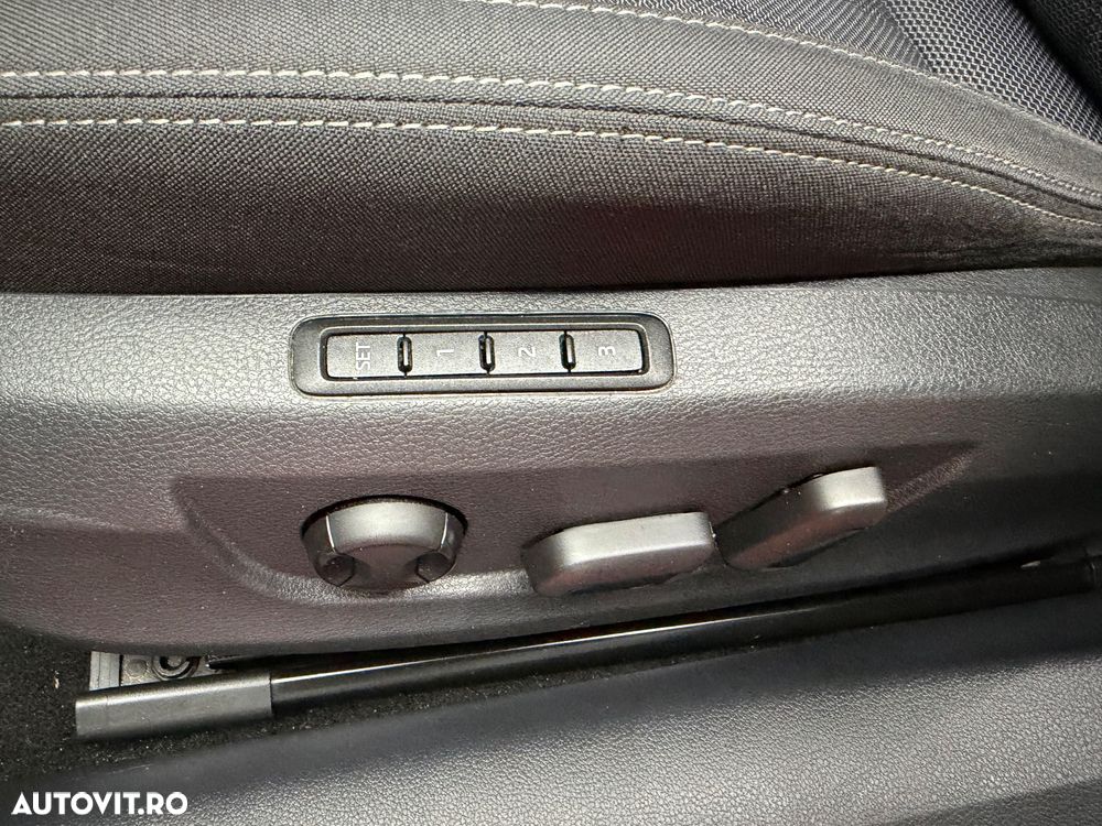 Skoda Superb 2.0 TDI DSG Ambition - 19