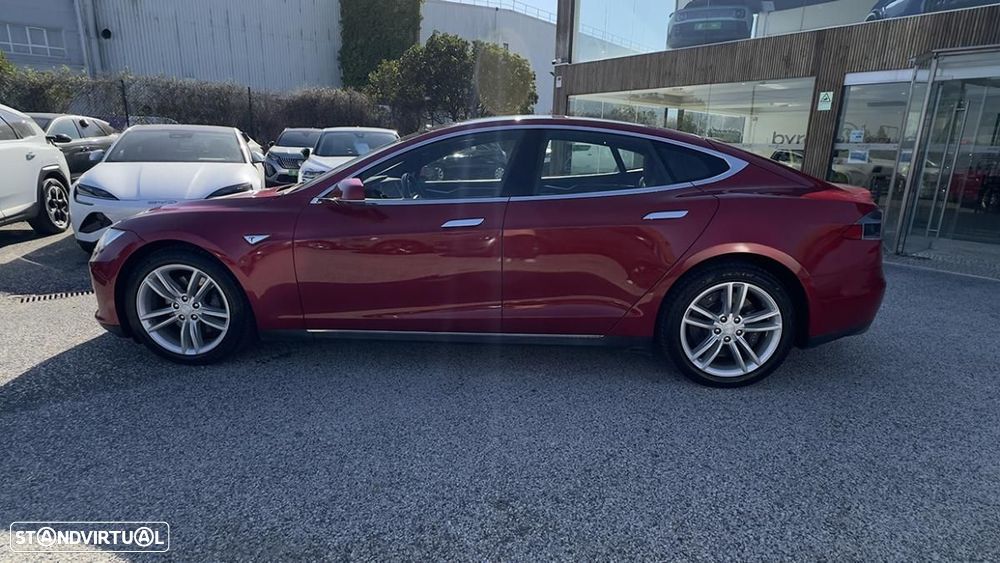 Tesla Model S 85D - 8