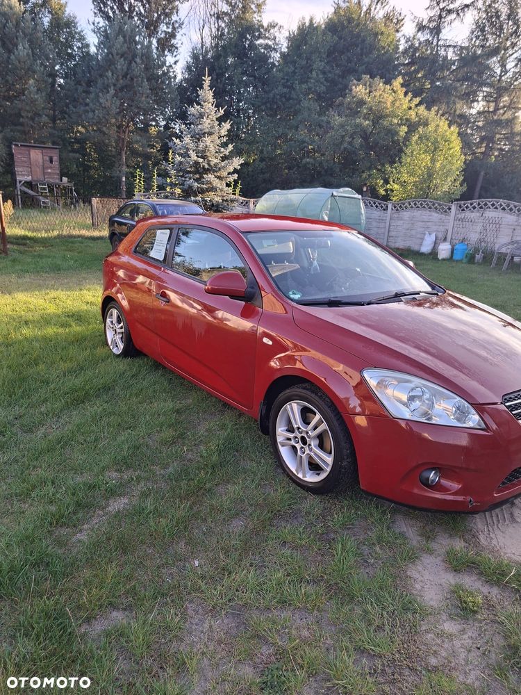 Kia Ceed - 4