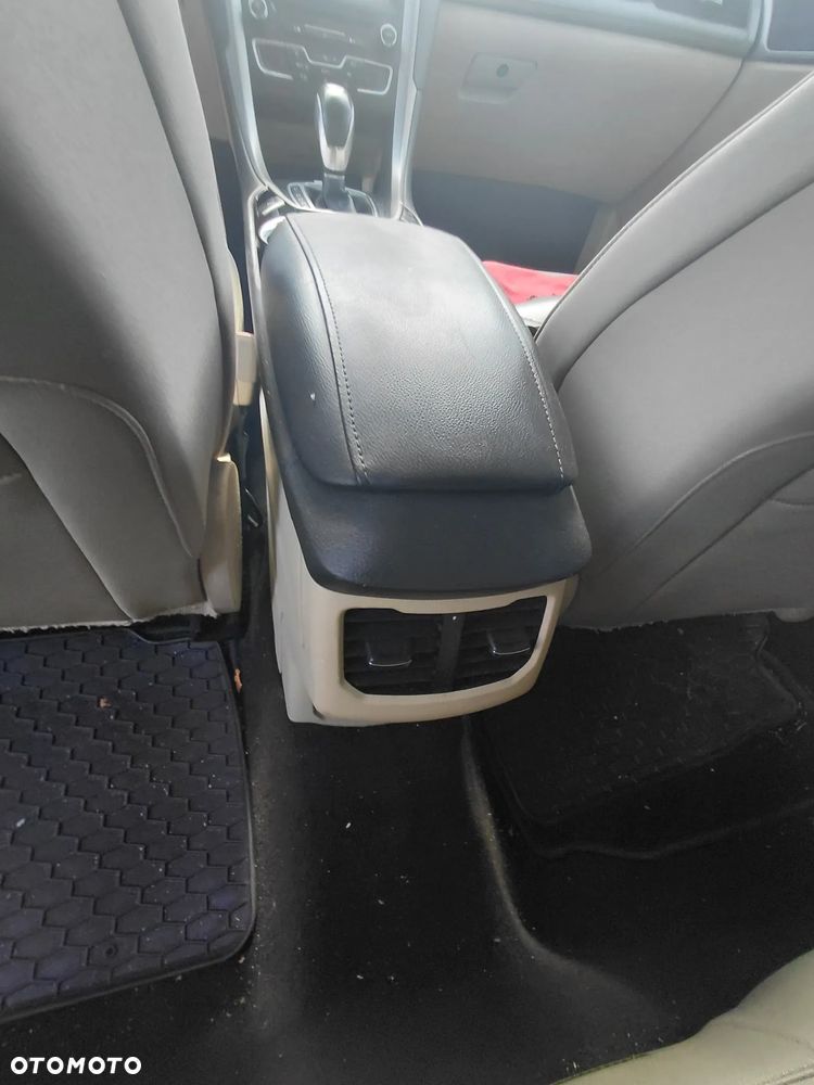 Ford Mondeo - 8