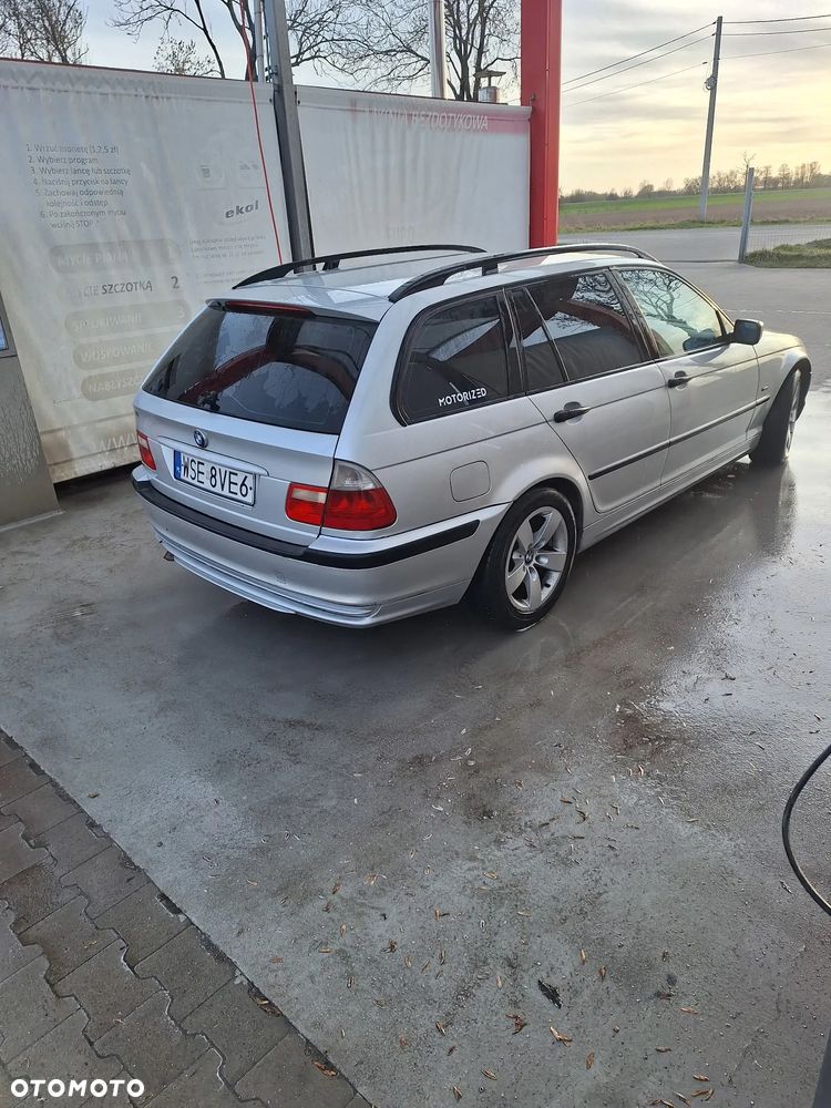 BMW Seria 3 318i - 3