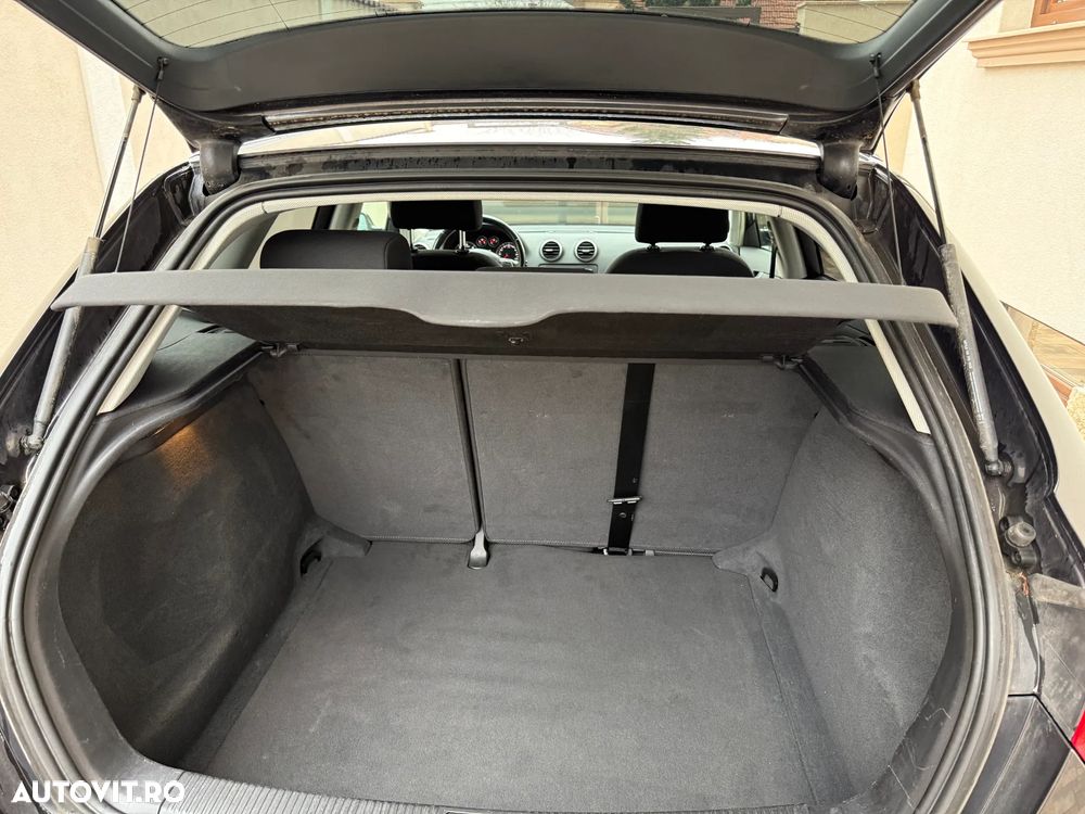 Audi A3 1.6 TDI Limousine S tronic Ambiente - 12