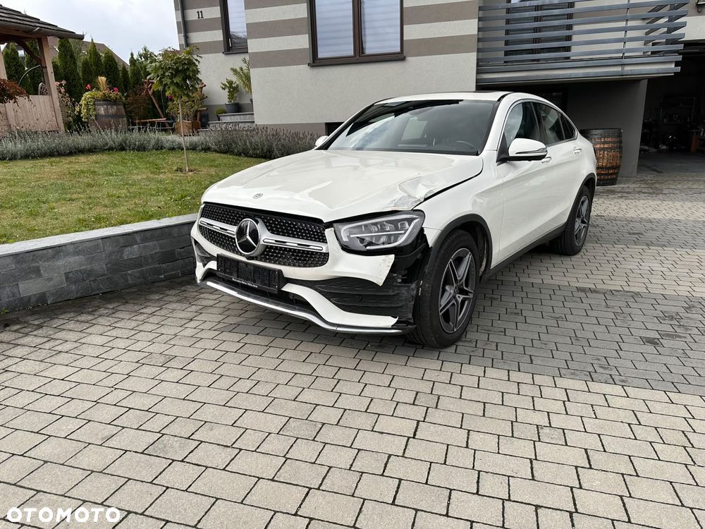 Mercedes-Benz GLC 300 4Matic 9G-TRONIC AMG Line Plus - 1