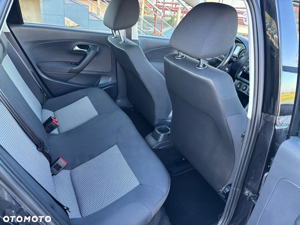 Volkswagen Polo 1.4 16V Comfortline - 18