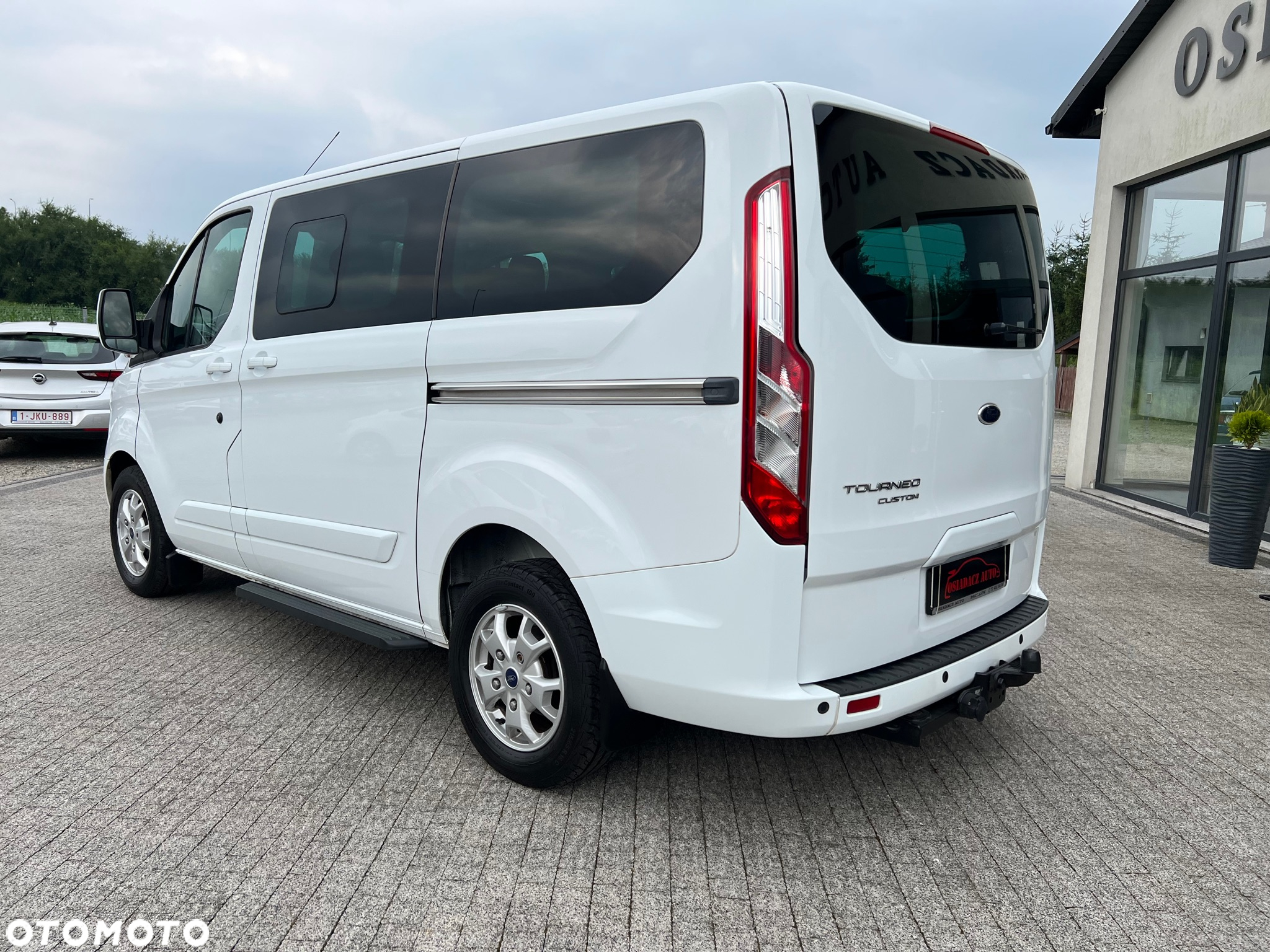 Ford Tourneo Custom - 3
