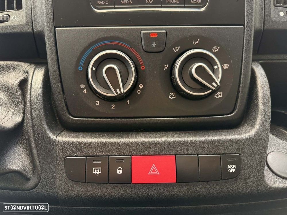 Peugeot Boxer 2.0 BlueHDi 333 L2H2 Premium - 13