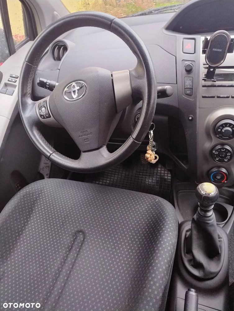 Toyota Yaris 1.33 2010 - 14