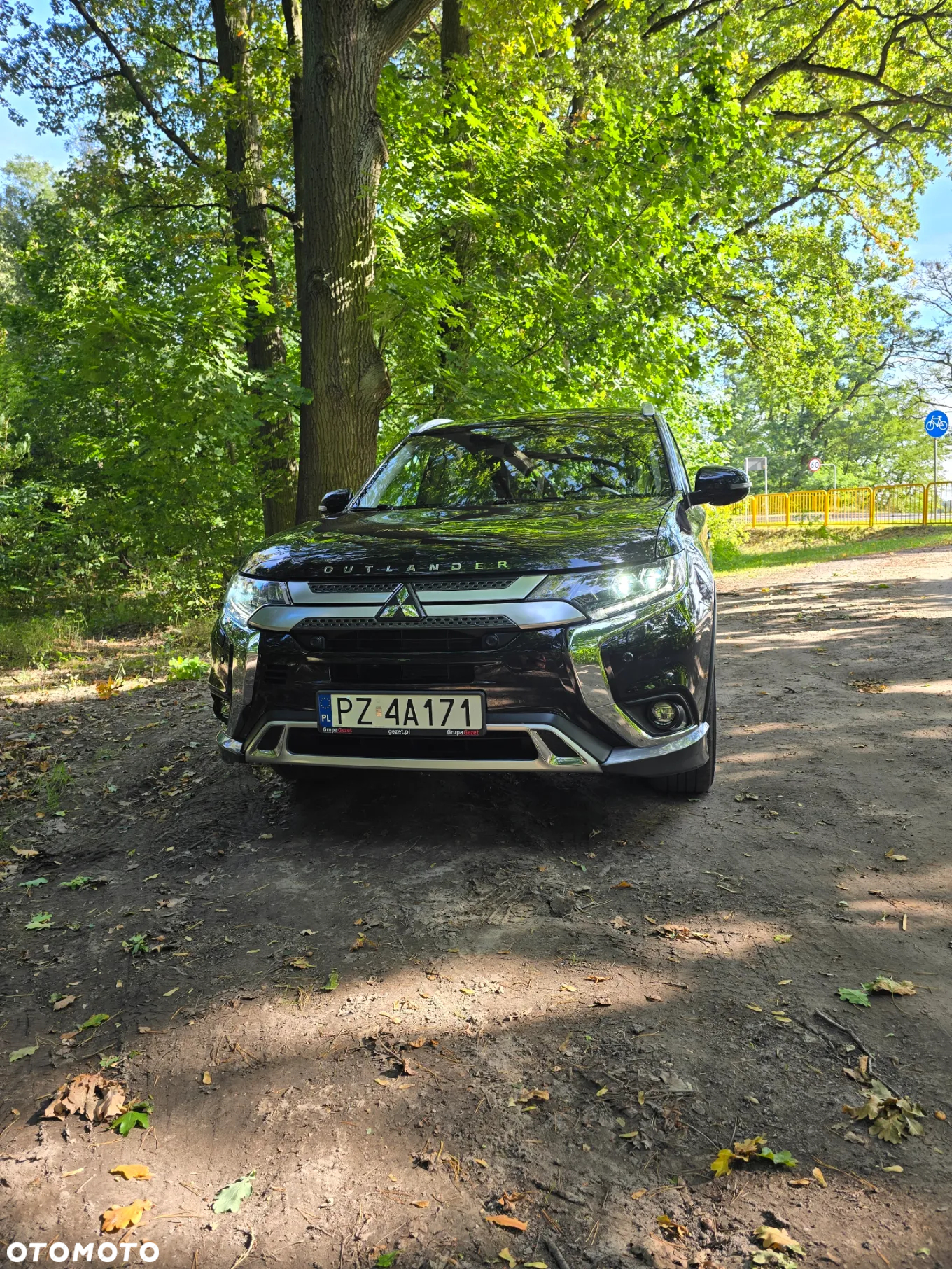 Mitsubishi Outlander 2.0 Instyle + 4WD CVT - 13