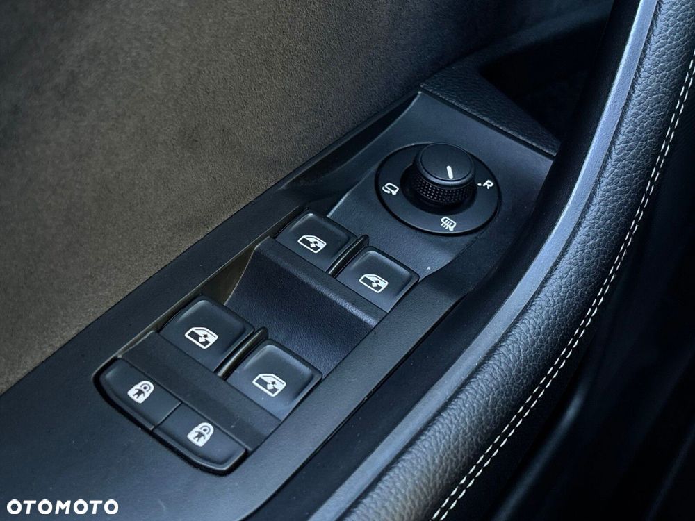 Skoda Superb 2.0 TDI SCR Sportline DSG - 20
