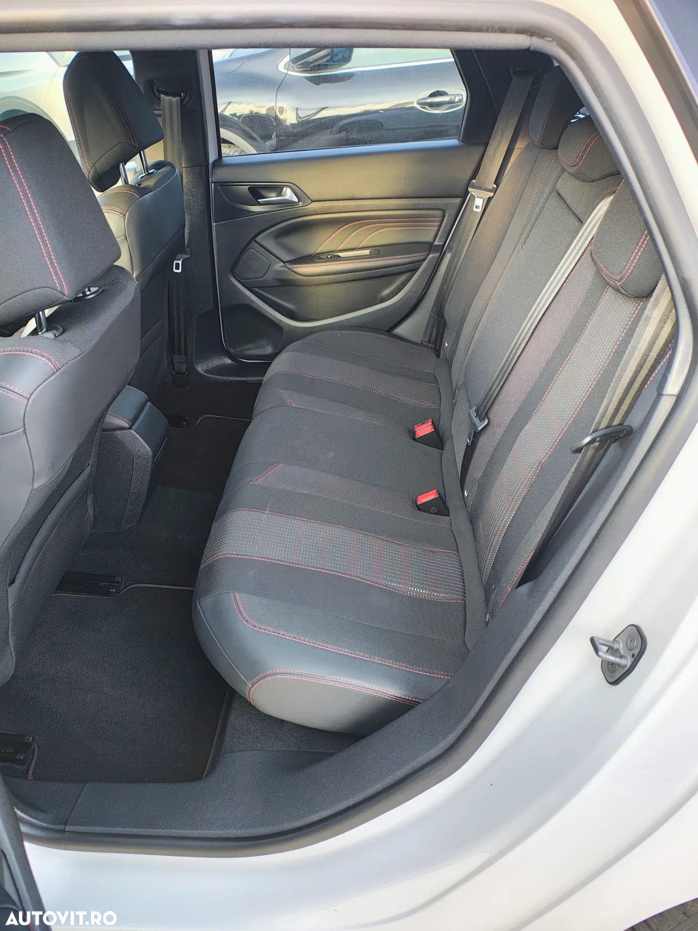 Peugeot 308 PureTech 130 EAT8 GT - 6