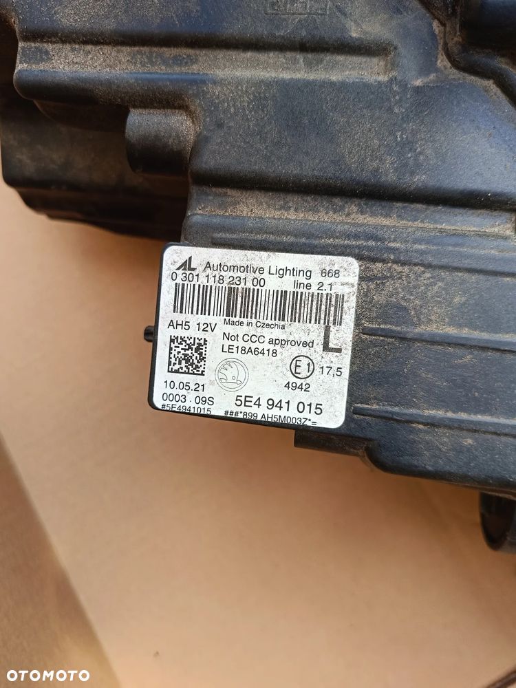 Full Led lewy Skoda Octavia IV 4 lampa lewa 5E4941015 połled - 3