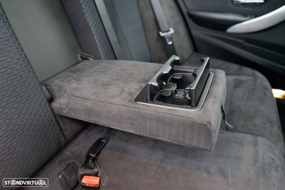 BMW 320 d Pack M - 55