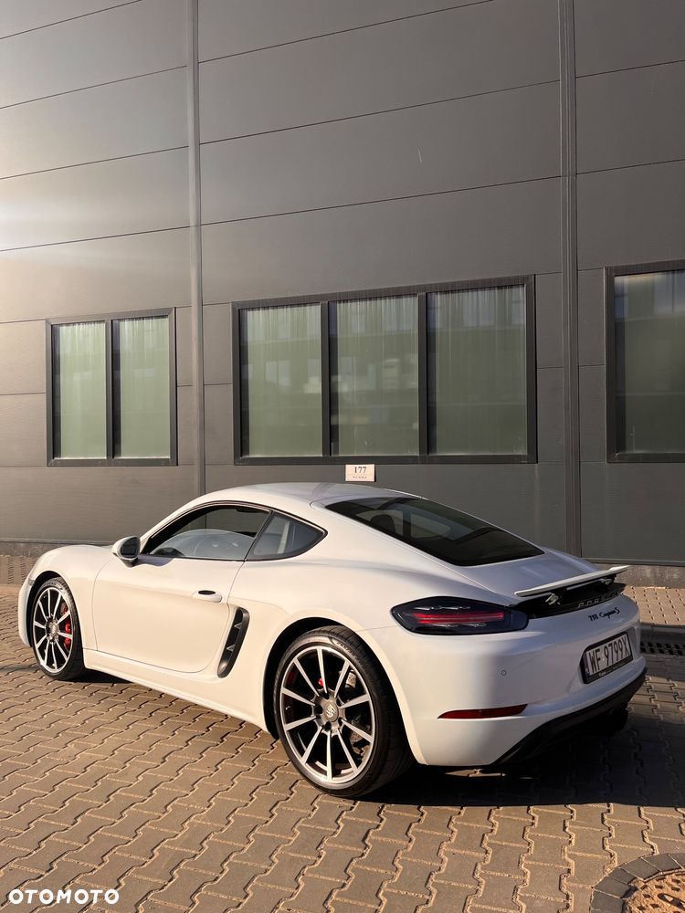 Porsche 718 Cayman - 7