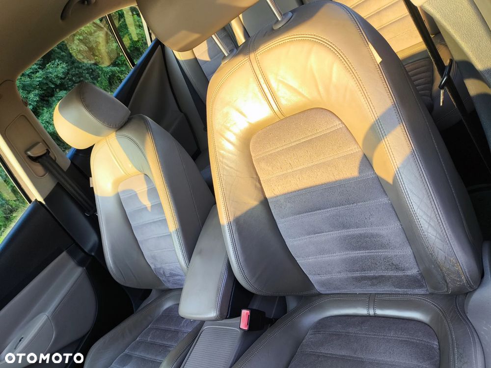 Volkswagen Passat 2.0 FSI Highline - 14