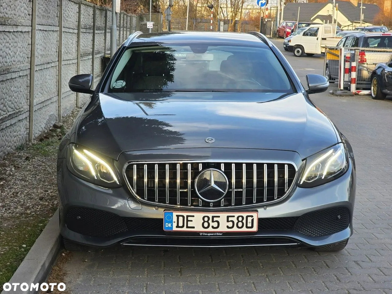 Mercedes-Benz Klasa E 220 d T 9G-TRONIC - 3