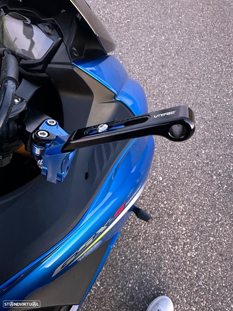 Suzuki GSX - 12
