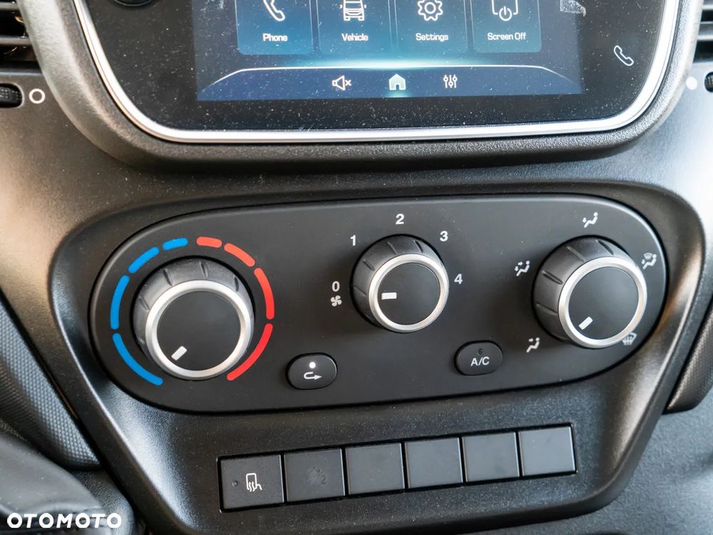 Iveco Daily 35C16 3.0 plandeka z windą - 22