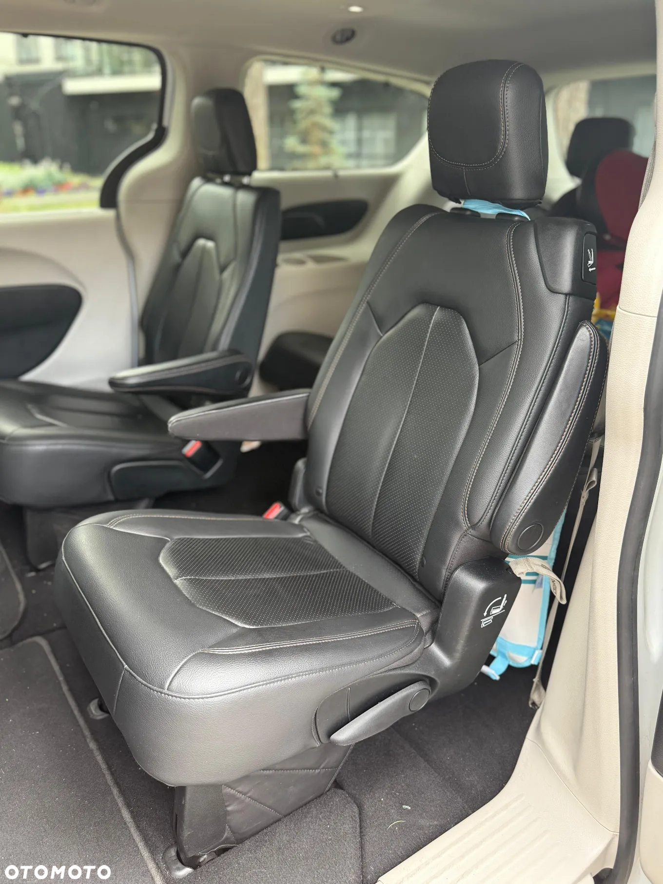 Chrysler Pacifica - 11