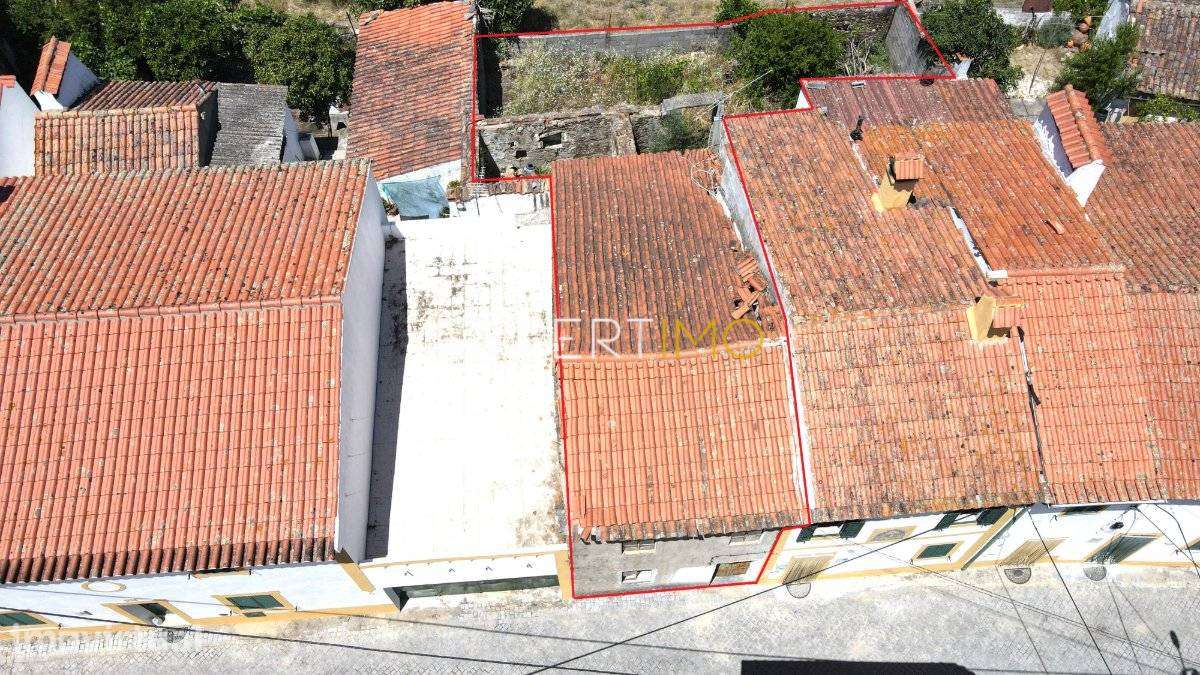 Moradia tipicamente alentejana com quintal - Aldeia do Arneiro -... - Grande imagem: 2/13