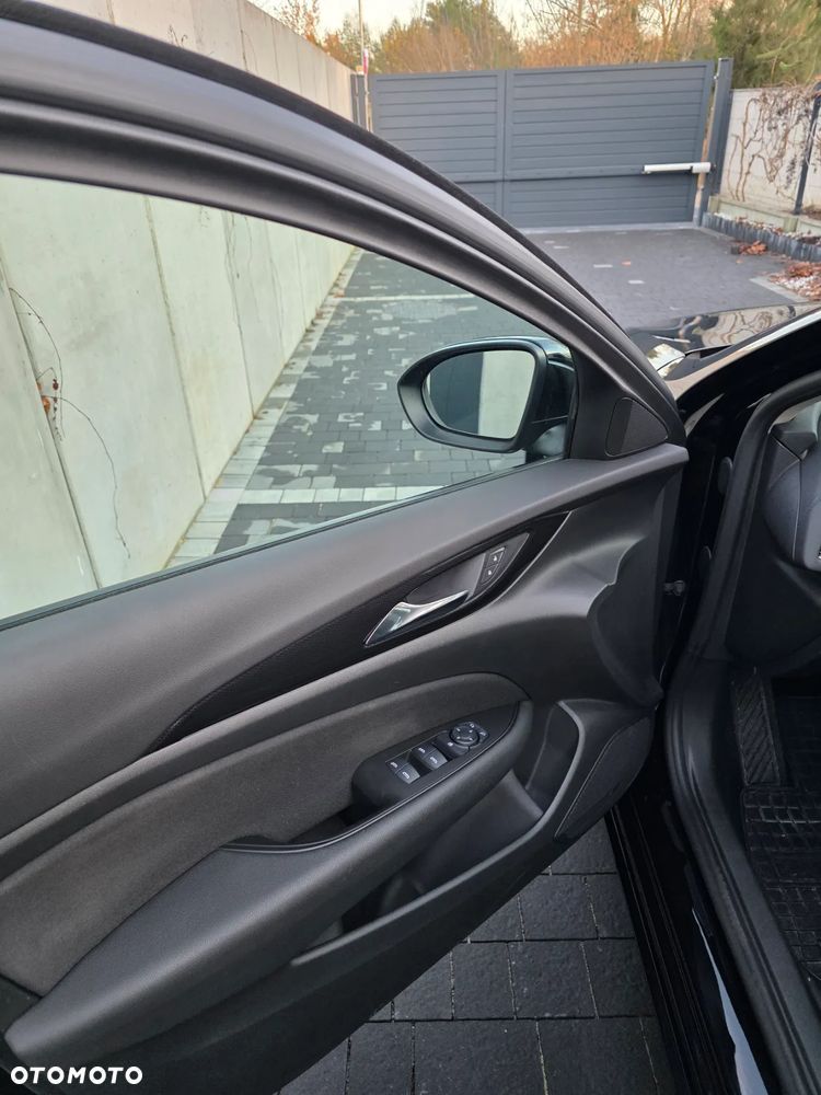 Opel Insignia 2.0 T Elegance S&S - 9