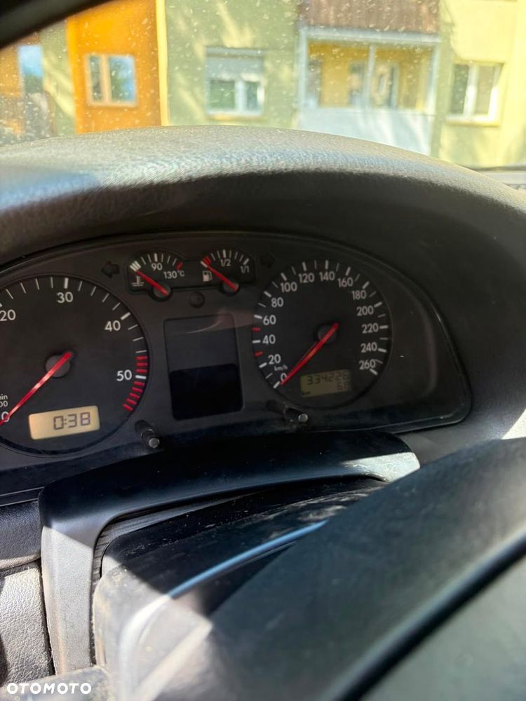 Volkswagen Passat 1.9 TDI - 3
