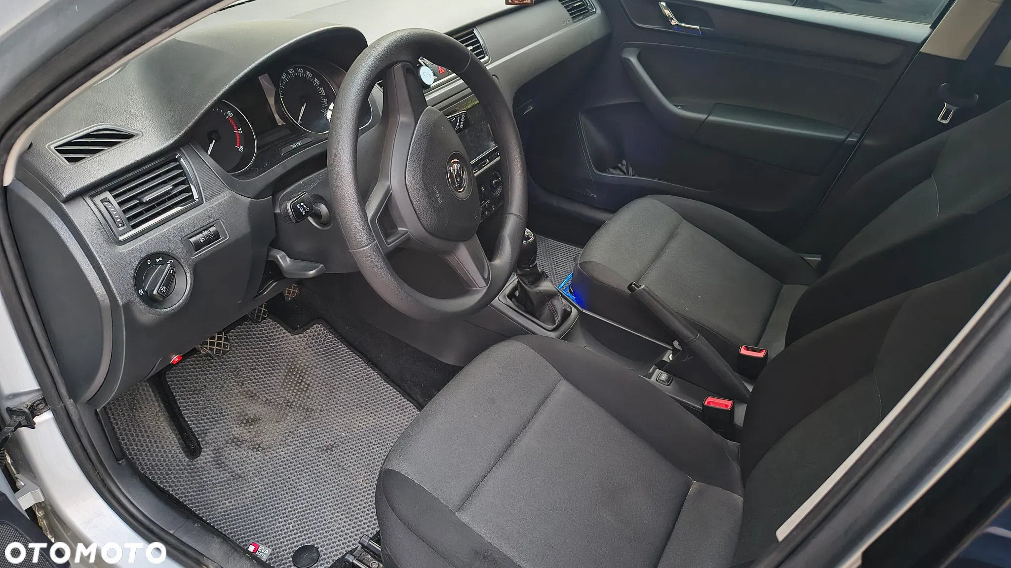 Skoda RAPID 1.2 TSI Active - 16