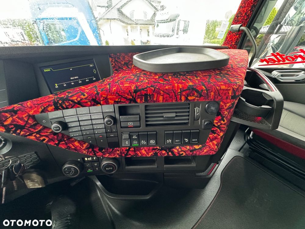 Volvo FH 500 Euro 6 // Super Stan // Serwisowany - 16