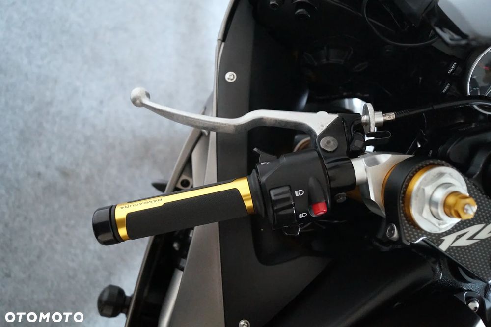 Yamaha R6 - 11