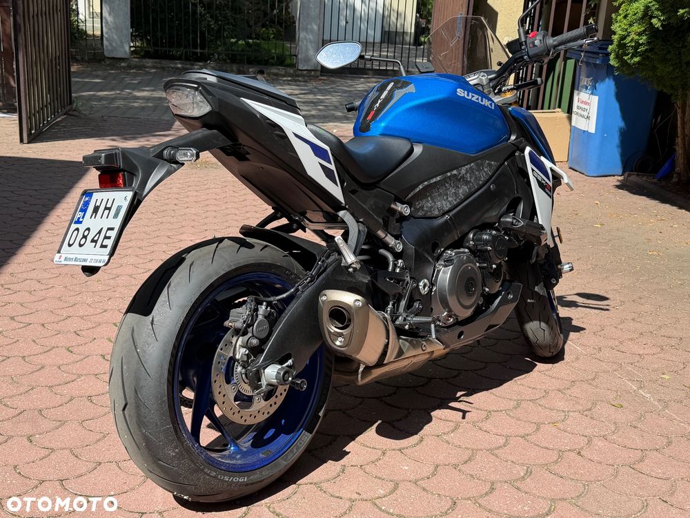 Suzuki GSX 1000 - 8