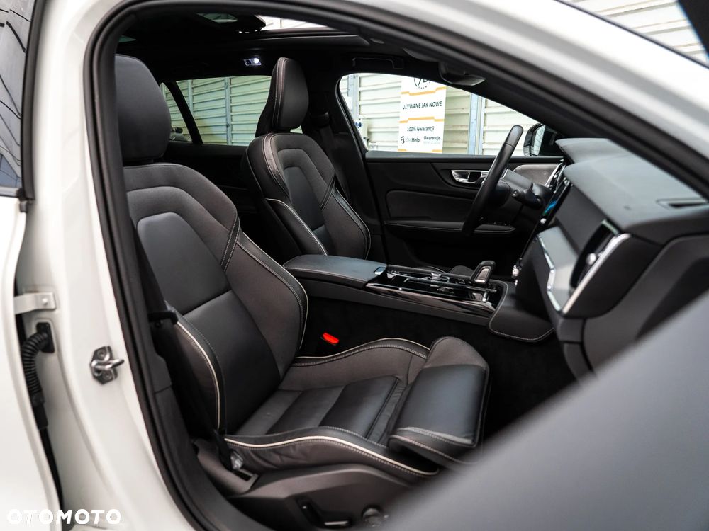 Volvo V60 T8 AWD Recharge Geartronic RDesign - 32