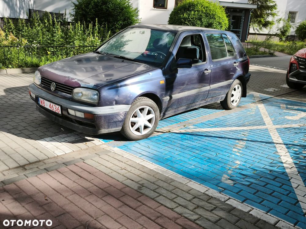 Volkswagen Golf 1.8 CL - 28