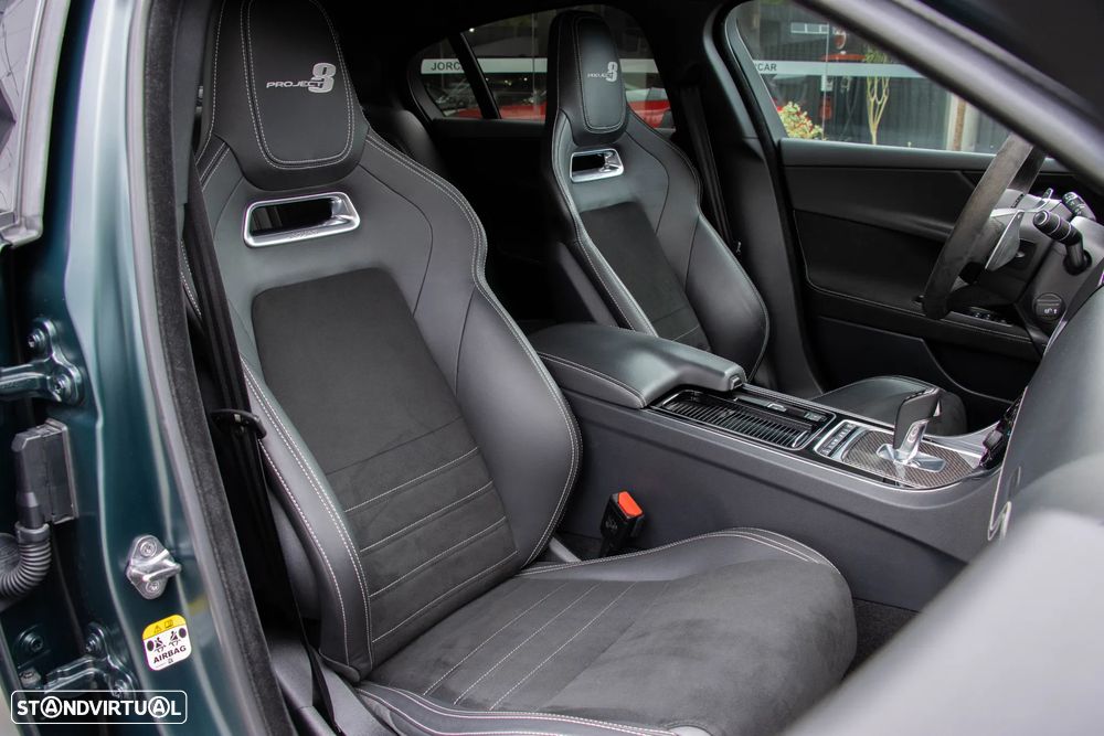 Jaguar XE 3.0 V6 S/C S - 44
