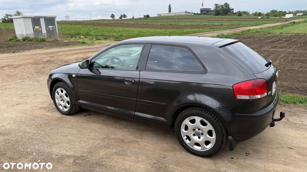 Audi A3 3-drzwiowe 2.0 TDI Attraction - 5